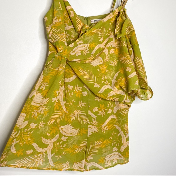 NWT GUESS Floral Ethereal Sage Asymmetric Romper - Picture 6 of 14